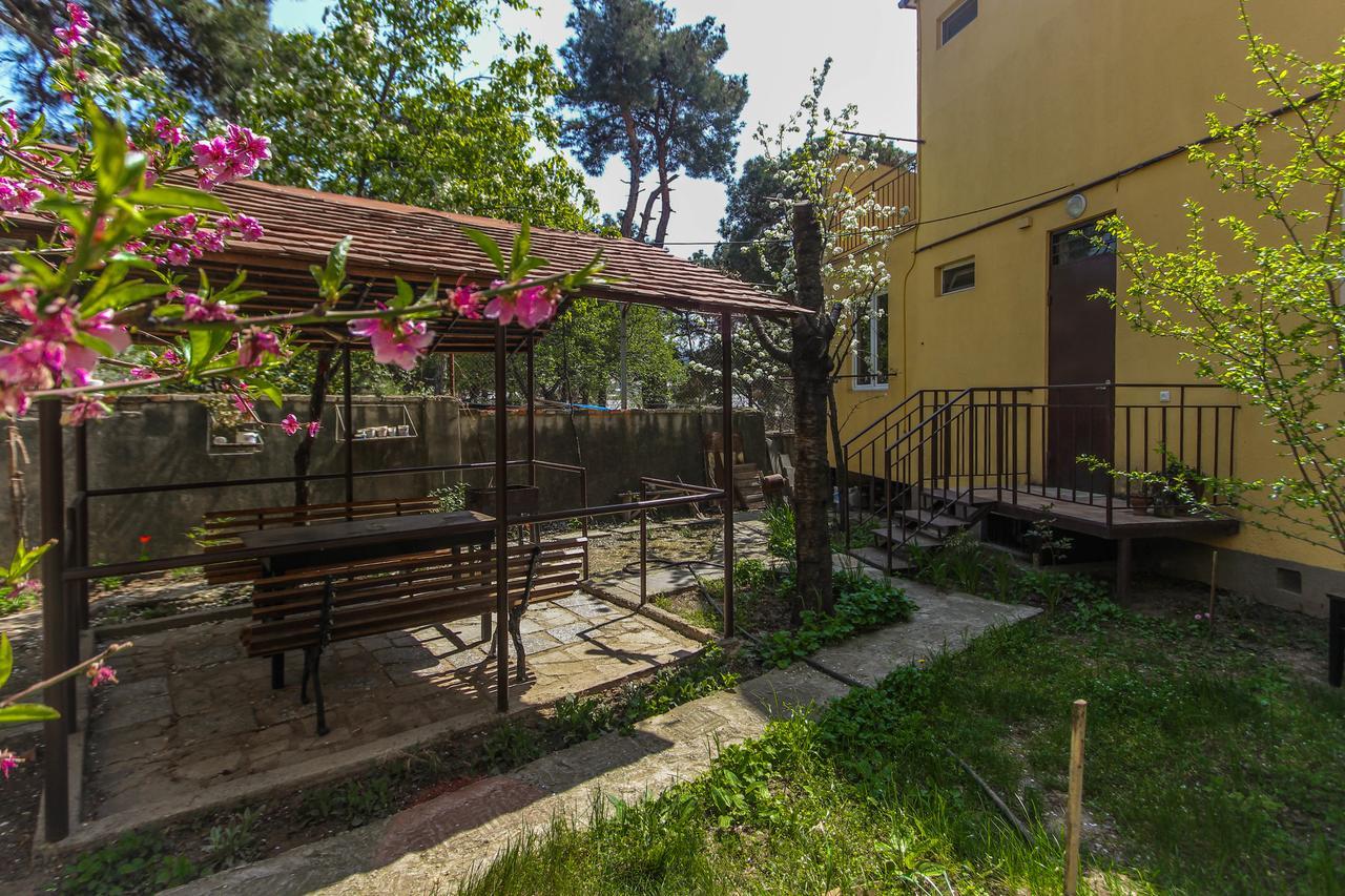 Apartment Gardens 44 Tiflis Dış mekan fotoğraf